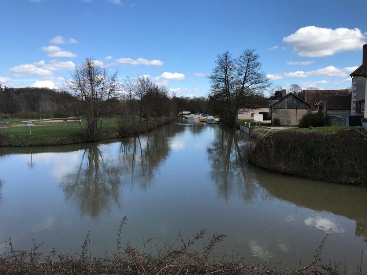 Les Lodges Du Canal Vue Sur Le Canal Rogny エクステリア 写真